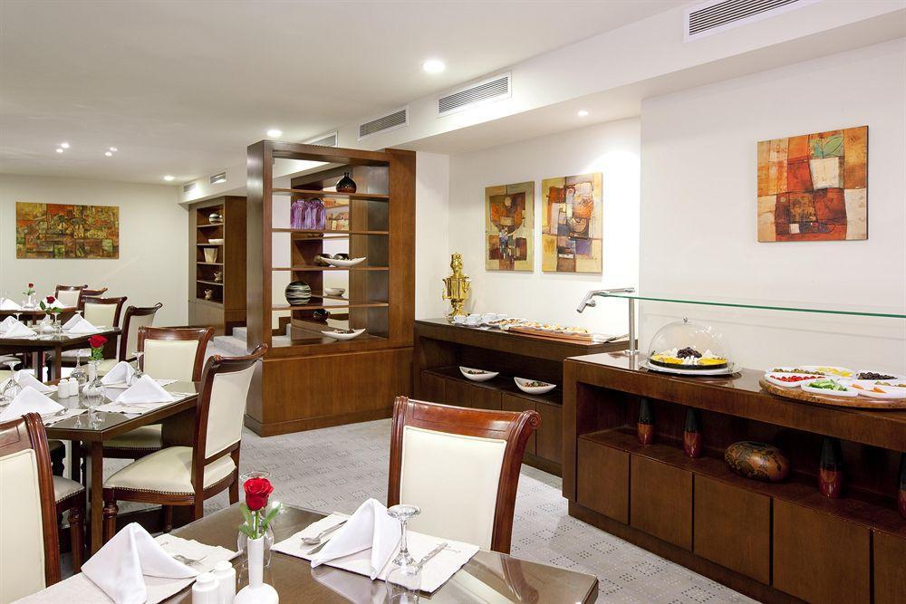 Hotel Al Qasr By Ihg Riyad