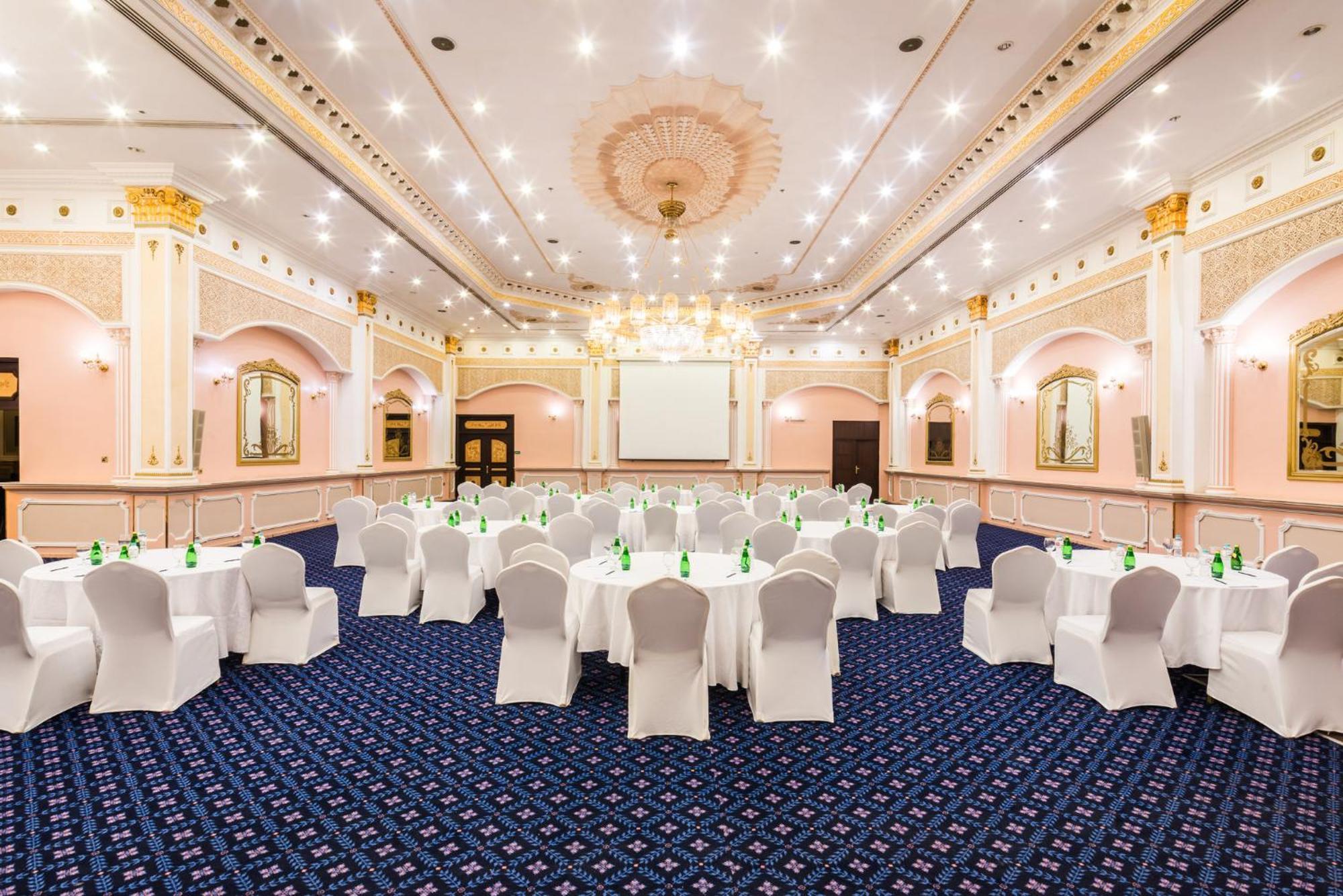 Hotel Al Qasr By Ihg Riyadh