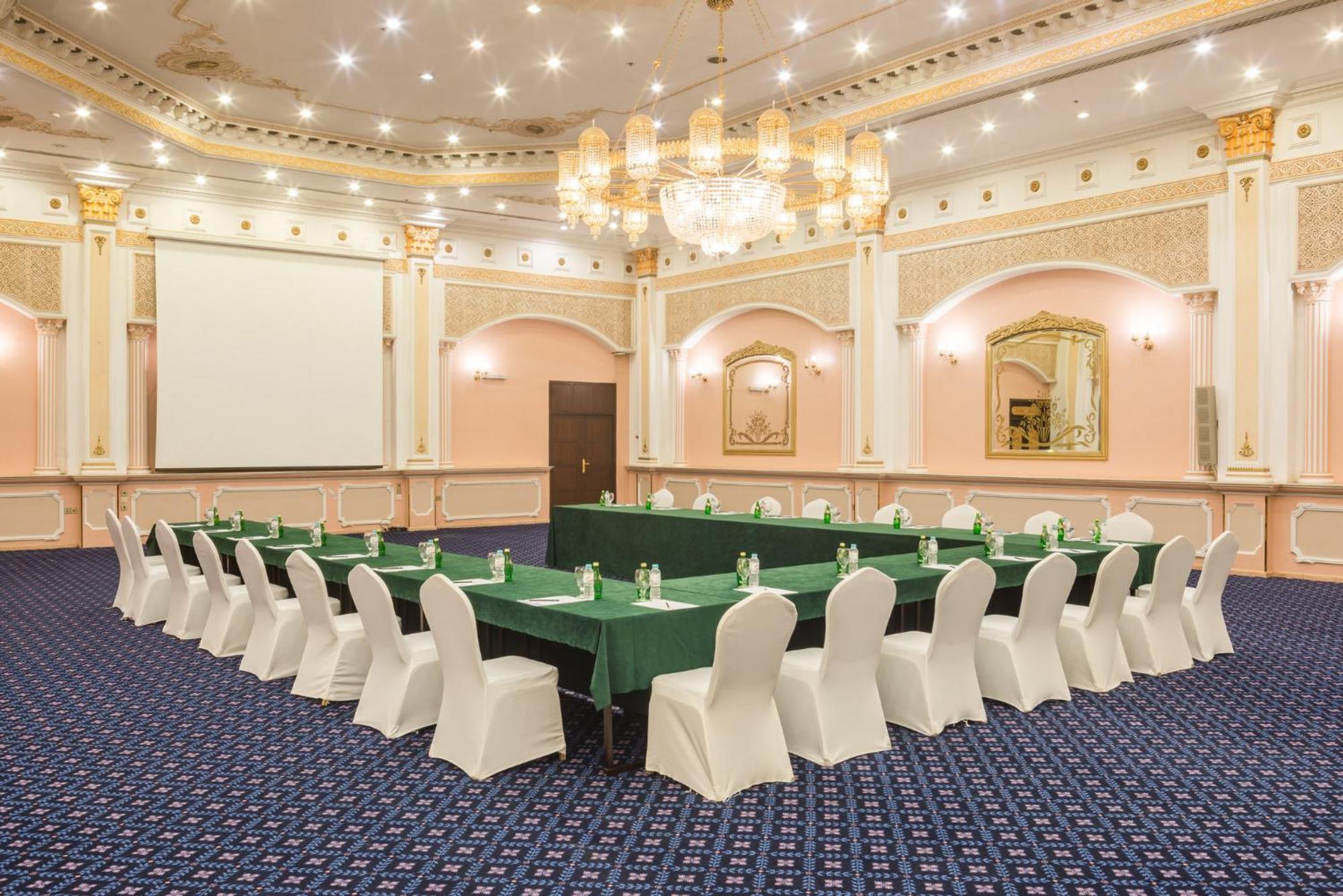 Al Qasr By Ihg 4*